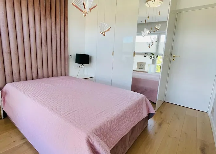 Unique House For Football Fans-wroclaw Final- Near Stadium 公寓