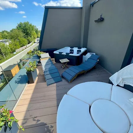 Unique House For Football Fans-wroclaw Final- Near Stadium Апартаменты Вроцлав